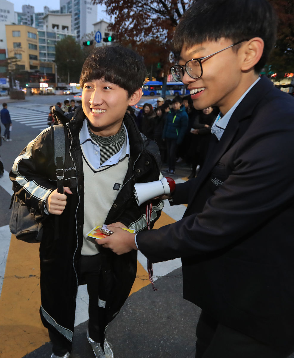 九游官网 -关于上海海港发布备战花絮，加时末段迎来里程碑，欧超杯任务艰巨，团队化学反应显著的信息