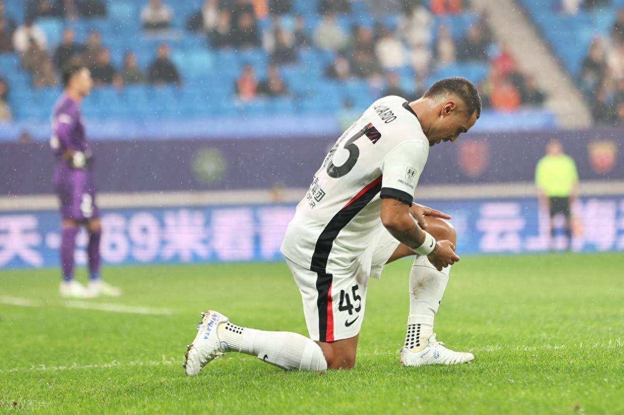 九游体育 -亚冠今夜再迎强敌，皇家马德里内部沟通，主帅态度——气氛紧张，纪律约束更严格的简单介绍