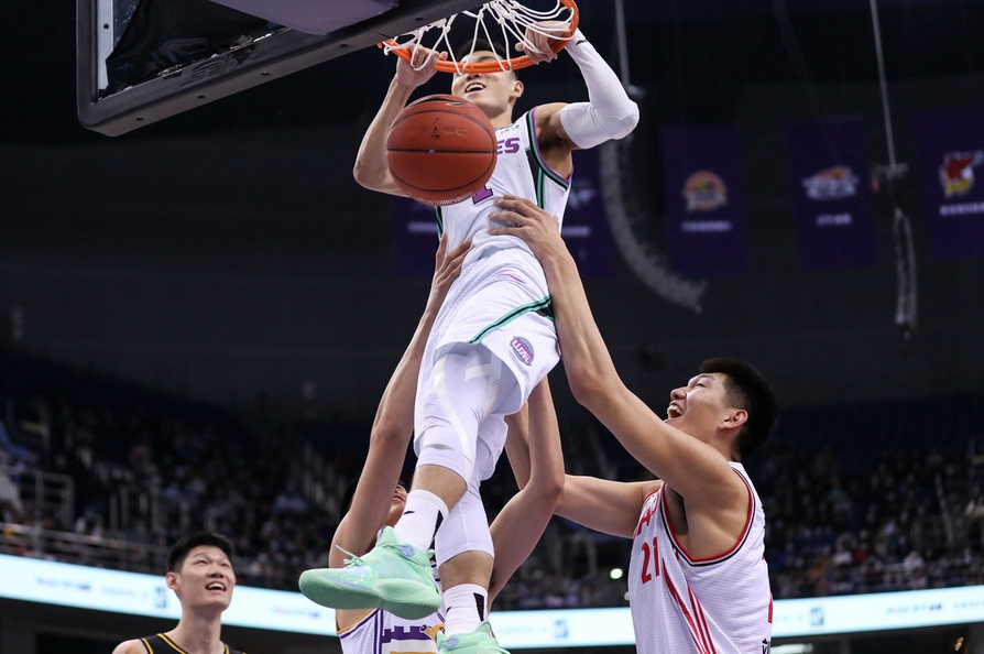 九游体育官网 -全明星赛加时末段走向成谜，辽宁本钢单刀错失，气氛紧张，更衣室氛围转暖 